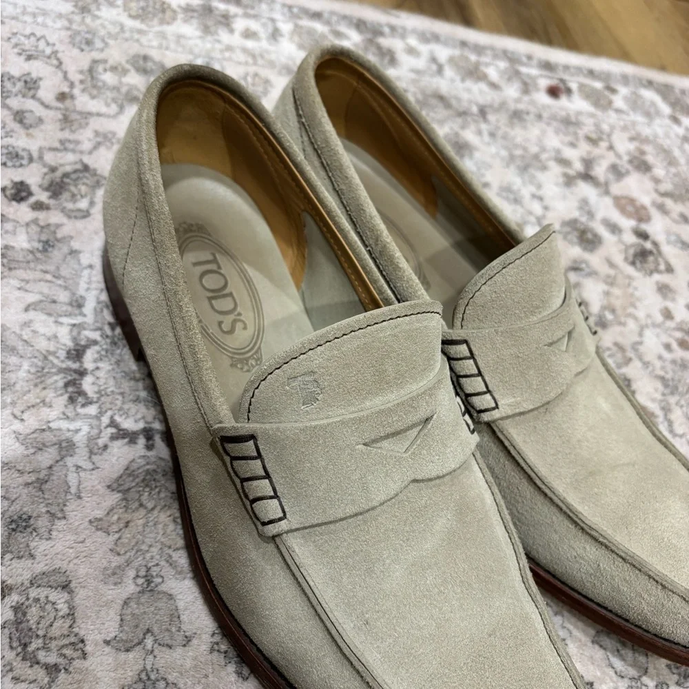 Tod’s Men’s Suede Loafers size 8
